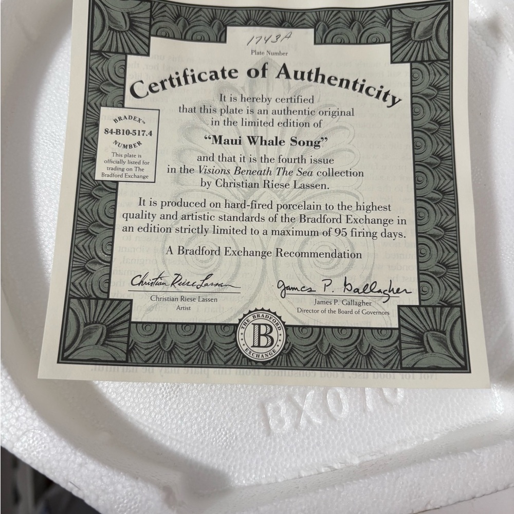 The Bradford Exchange Maui Whale Song Art Plate